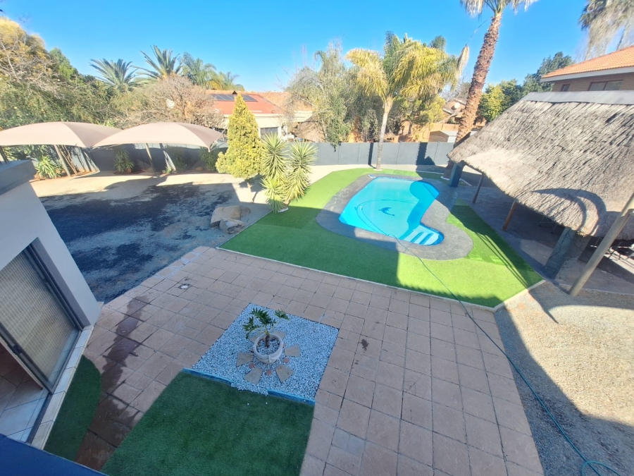 5 Bedroom Property for Sale in Roylglen Gardens Northern Cape
